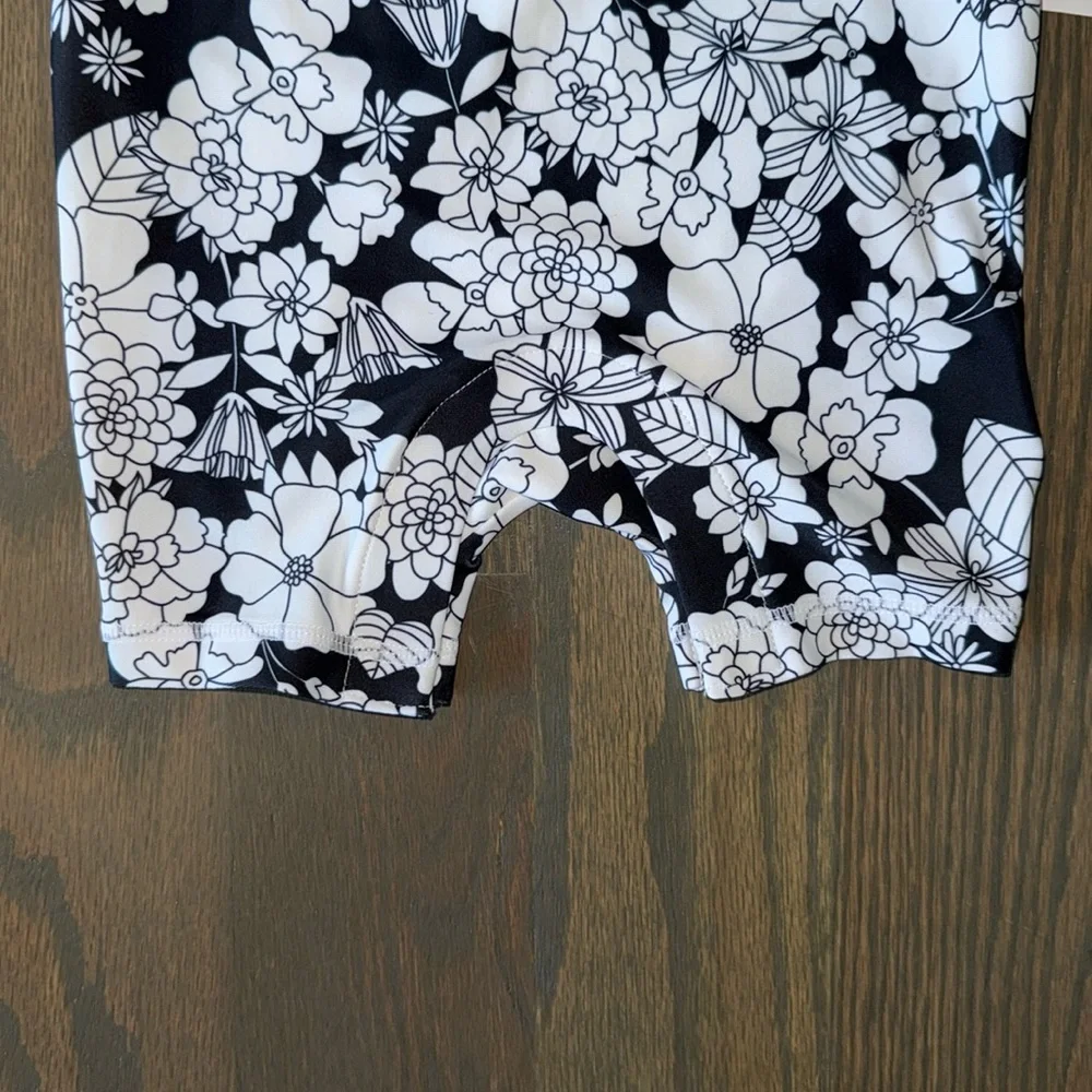 NWT GAP Baby Black White Floral Rash Guard Swimsuit UPF 50+ 3-6M